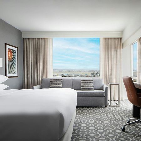 Marriott St. Louis Airport Hotel Edmundson Exterior photo